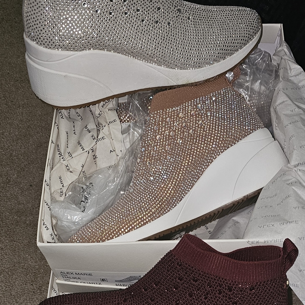 Alex Marie Women's Glittering Burgundy/Merlot Color Sneakers